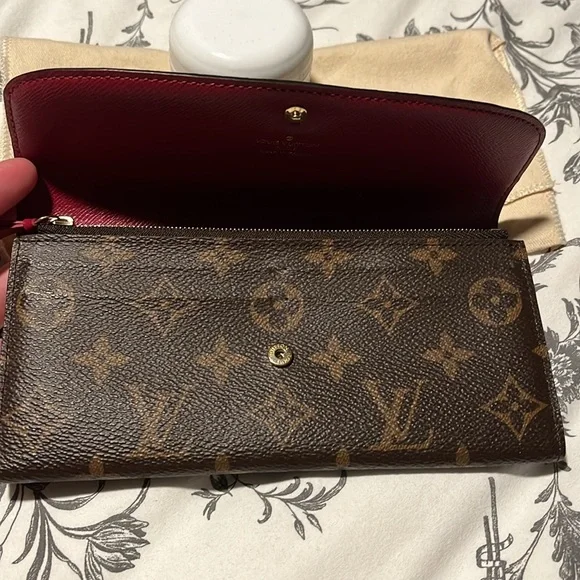 Authentic Louis Vuitton Emilie Wallet - Picture 5 of 11